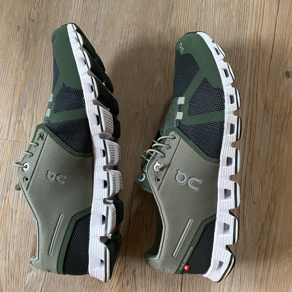 On Cloud 5 Sneakers